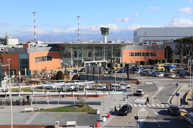 Napels Airport